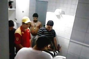 Ragazzo russo scopa nel culo fidanzata e allevia il video sesso anale