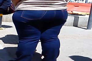 Bella studentessa sta provando a cazzo e sperma sul casting