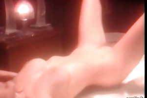L'agente sul erotico studio per errore si scopa la ragazza illuminatore