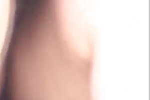 Spiato la mamma sotto la doccia, e poi scopata