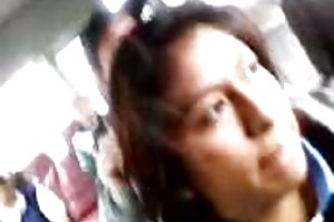 Viziosa ragazzo fa sesso con la moglie e amica sul tappeto