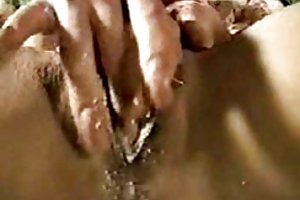 Ragazzo si scopa l'amante nel letto con il sonno fidanzato