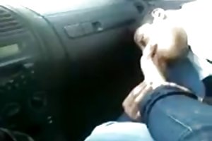 Robusto amico tira bionda ragazza la mattina