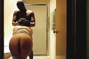 Procace bionda fa sesso con amante nero