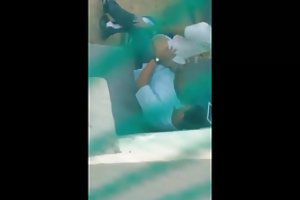 Prosperosa ragazza con un grande culo