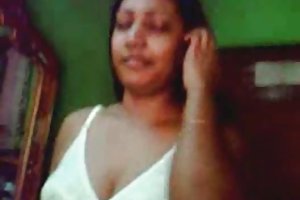 Coppia rosse troie piacere a vicenda durante la lesbica di carezze