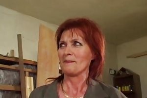 La rossa signora pienamente goduto di un membro negra