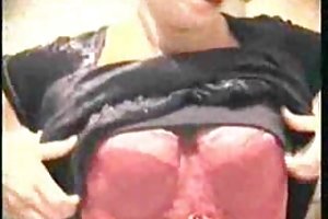 Il compagno cums in bocca rossa ragazza discreta dose di sperma